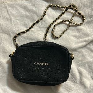 Cosmetic bag